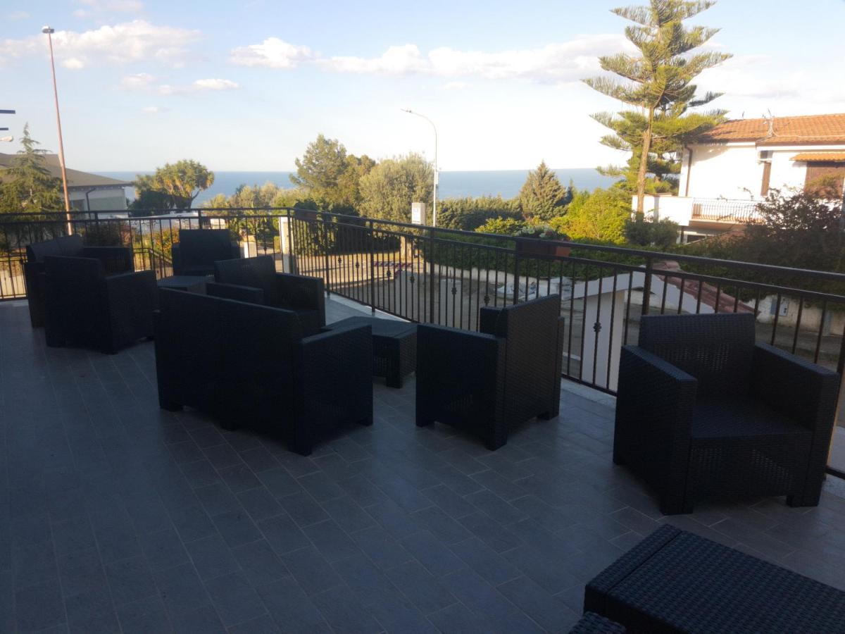 Alba De Mar B&B Roseto Capo Spulico Exteriör bild